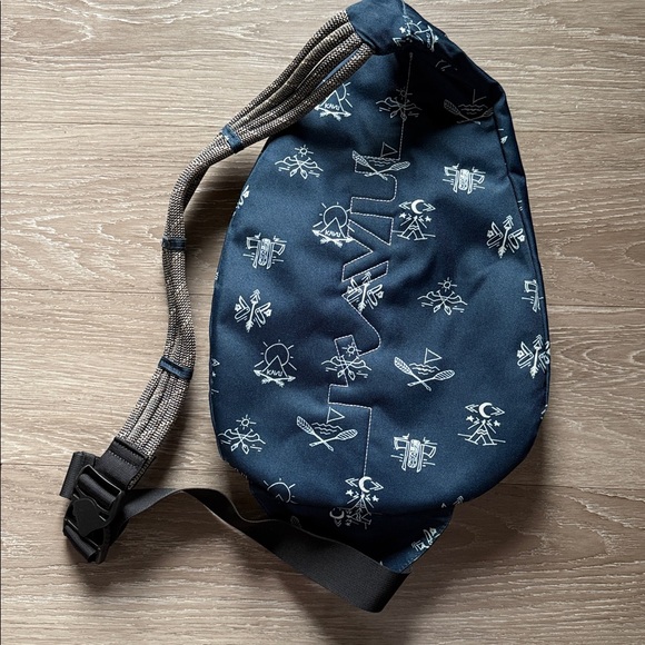 Kavu Dark Blue Sling Bag - Picture 2 of 4